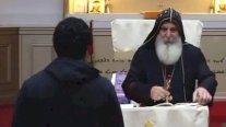 طعن كاهن في كنيسة بسيدني خلال بث مباشر على الهواء