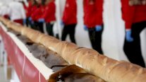 فرنسا تثأر من إيطاليا بأطول رغيف خبز في العالم