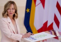 ميلوني تفتح النار على الصحافة.. أزمة الحريات تتصاعد في إيطاليا