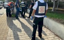 مقتل إسرائيلي وإصابة ثلاثة آخرين في عملية طعن جنوب تل أبيب