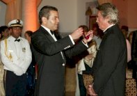 يوم أقسم آلان ديلون بالبقاء وفيا لروح المسيرة الخضراء