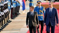 كيف يحاول ماكرون جذب بلغراد نحو المعسكر الغربي؟