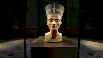 بعد 111 عاماً.. مصر تطالب ألمانيا بإعادة رأس الملكة نفرتيتي