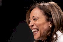 هاريس تسعى لمناظرة ثانية... وترمب يصفها بالكابوس لإسرائيل