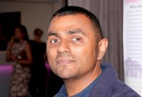 المليونير وحيد علي يحضر مؤتمر