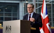 ستارمر: دماء الإسرائيليين والفلسطينيين على يدي السنوار