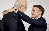 بريطانيا تدعو لوقف إطلاق النار وحل سياسي