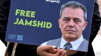 إيران تنفذ حكم الإعدام بحق المعارض جمشيد شارمهد بتهمة الإرهاب