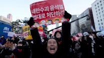 كوريا الجنوبية تحتفل بعزل رئيسها