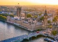 إخضاع النواب واللوردات البريطانيين لفحص السجل الجنائي