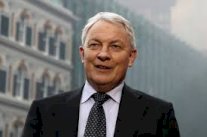 نيوزيلندا تطرد سفيرها في لندن