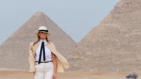 البيت الأبيض ينشر صورة ميلانيا ترامب أمام الأهرامات المصرية.. ما القصة؟