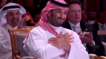 يد الامتنان.. حركة محمد بن سلمان تتحول إلى أيقونة سورية (صور)