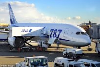 ذُعر على رحلة طوكيو - هيوستن: مسافر يحاول فتح باب الطوارئ