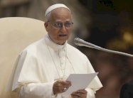 البابا: لا حق لأمة رفع السيف على أمة أخرى