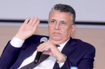 وزير العدل المغربي يدق ناقوس الخطر بشأن التسول الرقمي