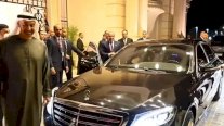 محمد بن زايد يقود سيارة السيسي في الساحل.. ما دلالة ذلك؟ (فيديو)