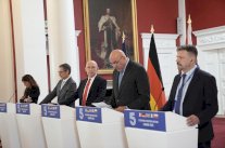 بريطانيا: بوتين يختبر الغرب بهجماته على بولندا