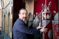 من هو هنري حمرة، أول يهودي سوري يدخل سباق انتخابات مجلس الشعب بعد عقود من الغياب؟