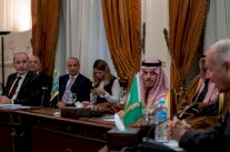 ترحيب عربي إسلامي باستجابة حماس