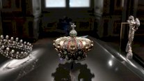 العثور على تاج الإمبراطورة أوجيني بعد ساعات من سرقته