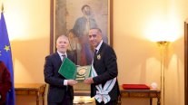 اسبانيا تمنح وساما رفيع المستوى لمدير الامن الوطني والمخابرات الداخلية المغربي