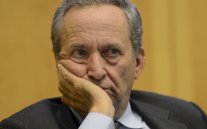 لاري سامرز: اعتزلت العمل والظهور العلني.. أشعر بالخجل