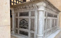 جدل حول إزالة مقبرة أمير الشعراء وسط مخاوف على تراث القاهرة التاريخية