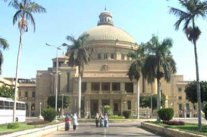 ﻿جامعة القاهرة تصر على منع المدرسات من ارتداء النقاب