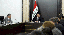 رئيس الوزراء العراقي يطالب شركات النفط الكبرى بتسريع وتيرة العمل