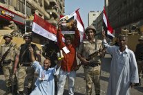 الإشتباكات بين أنصار مرسي والأمن المصري تخلف 28 قتيلاً