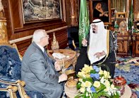 العاهل السعودي يستقبل الرئيس المصري المؤقت عدلي منصور