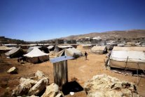 معاناة لبنان قد تستمر طويلاً إن تشبث اللاجئون السوريون بالبقاء 