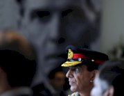 قائد الجيش الباكستاني يؤكد استقالته