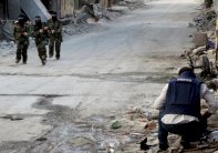 القوات النظامية تعيد فتح طريق الامداد بين حماة وحلب 