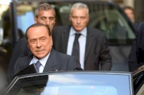 رئيس الوزراء الايطالي يؤكد ضرورة تنفيذ القرارات بشأن برلوسكوني