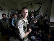 اشتباكات بين داعش والجيش الحر في الرقة السورية 