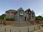 أمير نيجيري يدير شبكة لتسيير الهجرة غير الشرعية في بريطانيا