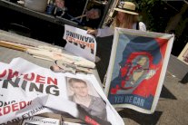 موقع الكتروني روسي ينشر صورا لسنودن وهو يتسوق