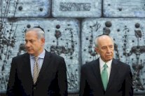 بيريز ونتانياهو يظهران تعارض مواقفهما بشأن المفاوضات مع الفلسطينيين