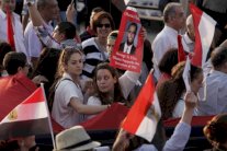 سياسة إمساك العصا من وسطها مع مصر تغضب الكونغرس