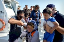 انقاذ 73 مهاجرا سوريا في جنوب اليونان 