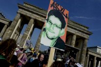 ادوارد سنودن يتلقى جائزة على 