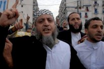 سلفيو الجزائر يعلنون الحرب على الشيعة 