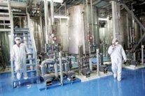 أعضاء في مجلس الشيوخ يشترطون على طهران وقف تخصيب اليورانيوم لعدم زيادة العقوبات