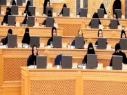 الشورى السعودي يرفض توصية قيادة المرأة للسيارة