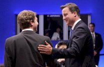 دايفيد كاميرون: فايسبوك موقع غير مسؤول