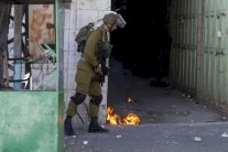 مقتل فلسطيني حاول اقتحام معسكر للجيش الاسرائيلي قرب رام الله