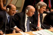 الجربا يلتقي كيري في لندن وتحذير للأسد من ترشحه للانتخابات القادمة