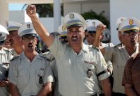 طرد رؤساء تونس الثلاثة من تأبين لقوات الحرس الوطني